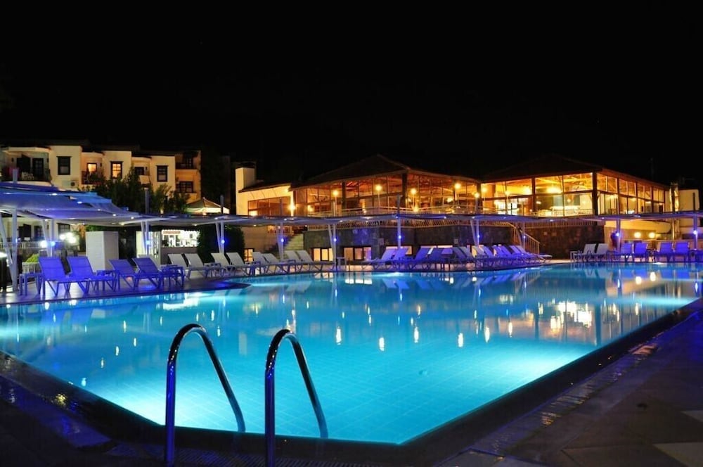 Nicholas Park Hotel — Swimming pool in Fethiye, Mugla