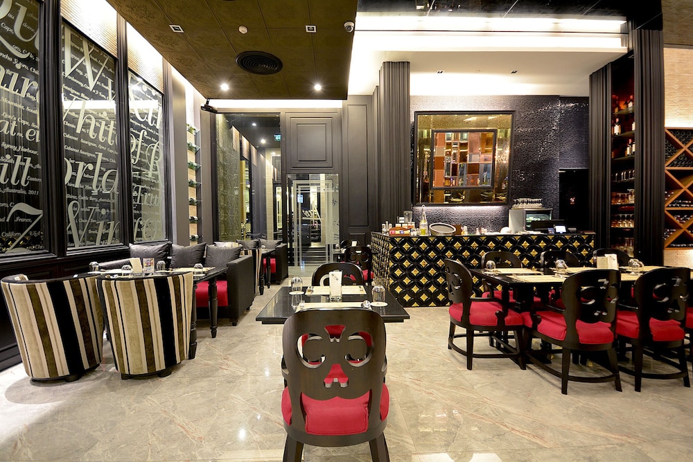 TSix5 Quarter — Restaurant & bars in Pattaya, Chonburi