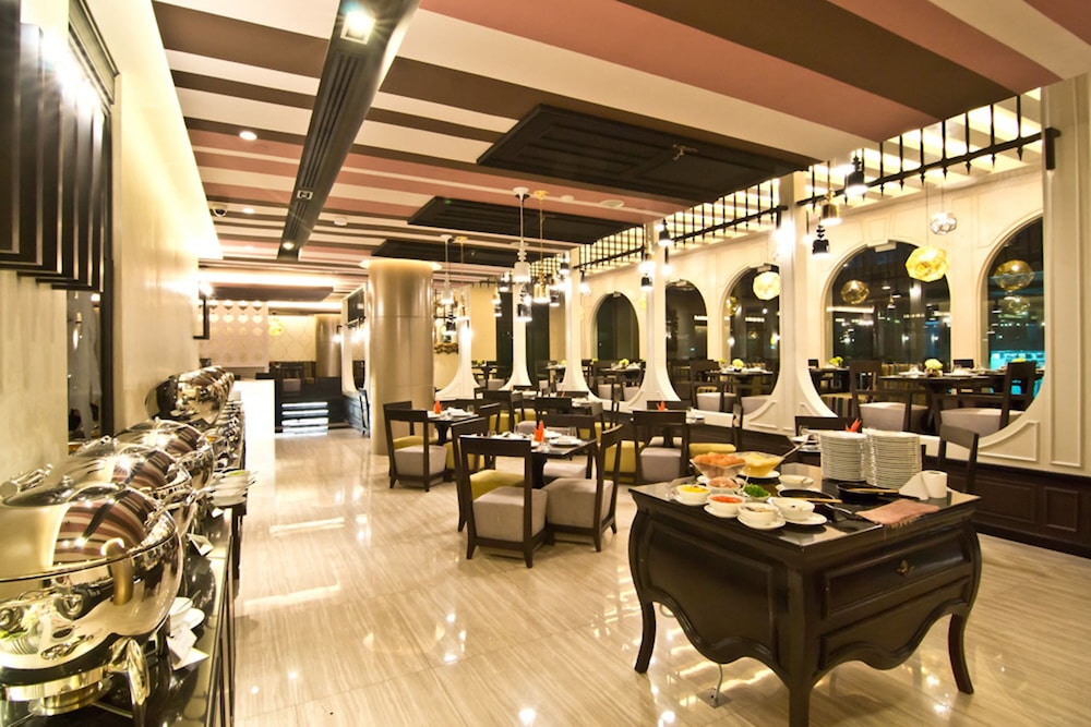 TSix5 Quarter — Restaurant & bars in Pattaya, Chonburi