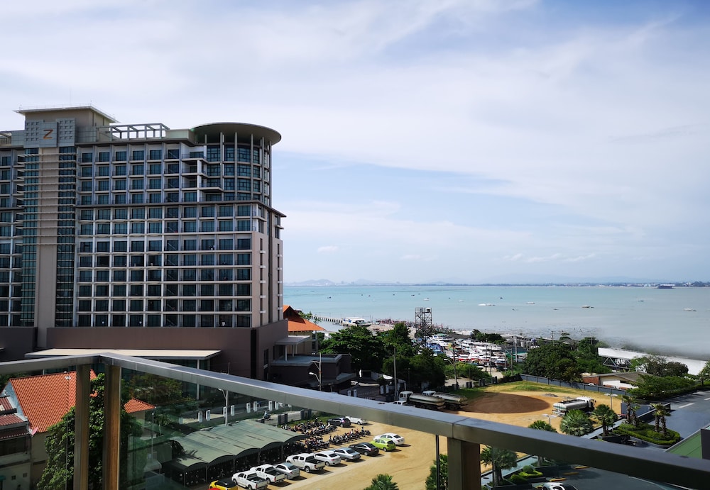 TSix5 Quarter — Hotel building in Pattaya, Chonburi