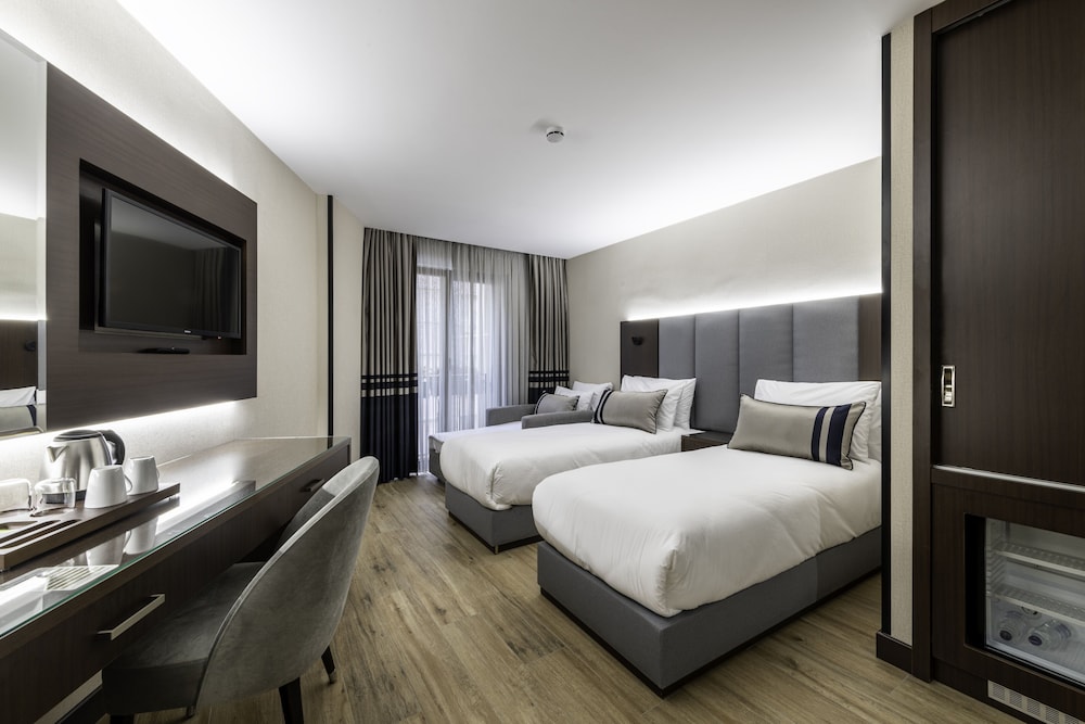 Aprilis Deluxe Hotel — Hotel rooms in Istanbul, Istanbul
