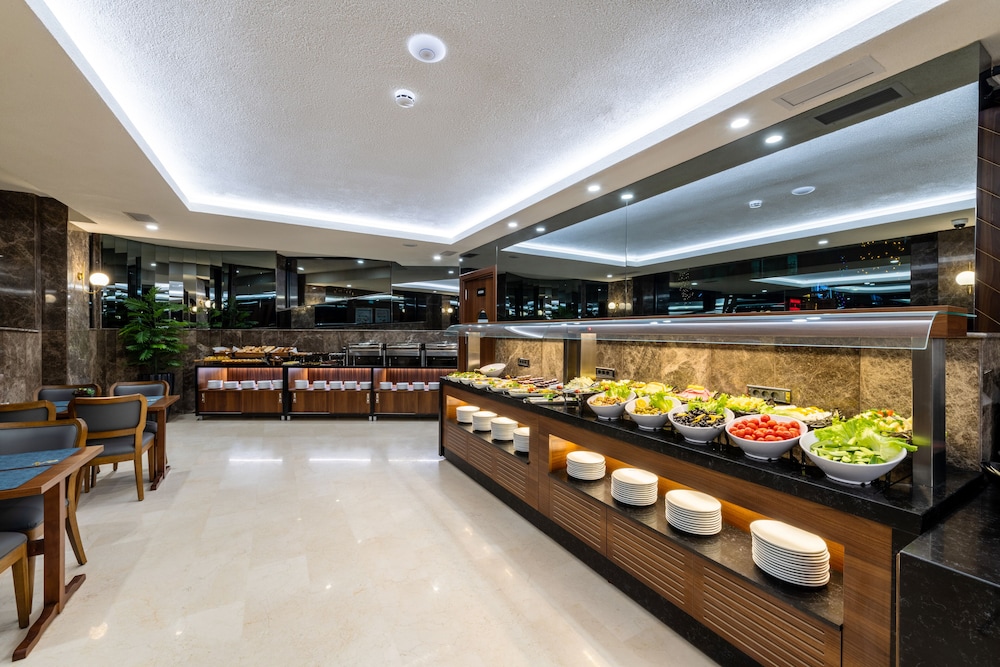 Aprilis Deluxe Hotel — Restaurant & bars in Istanbul, Istanbul