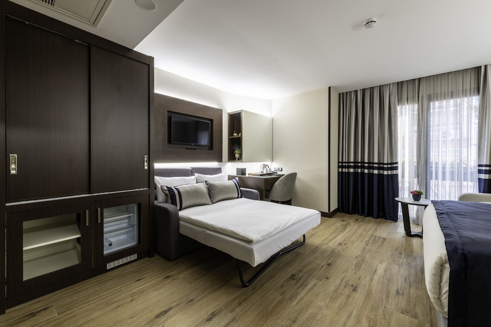 Aprilis Deluxe Hotel — Hotel rooms in Istanbul, Istanbul