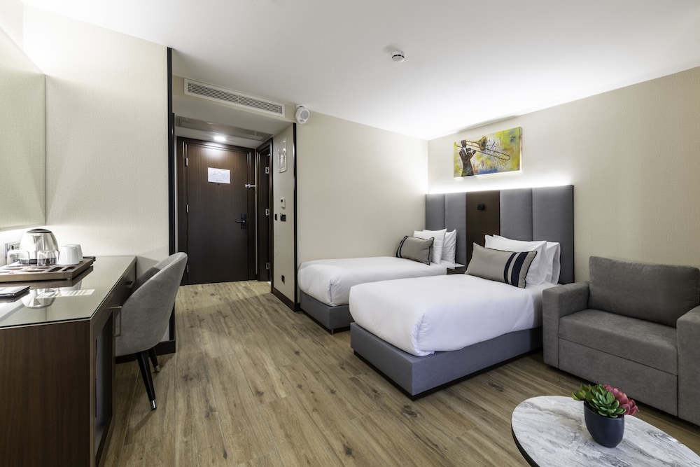 Aprilis Deluxe Hotel — Hotel rooms in Istanbul, Istanbul