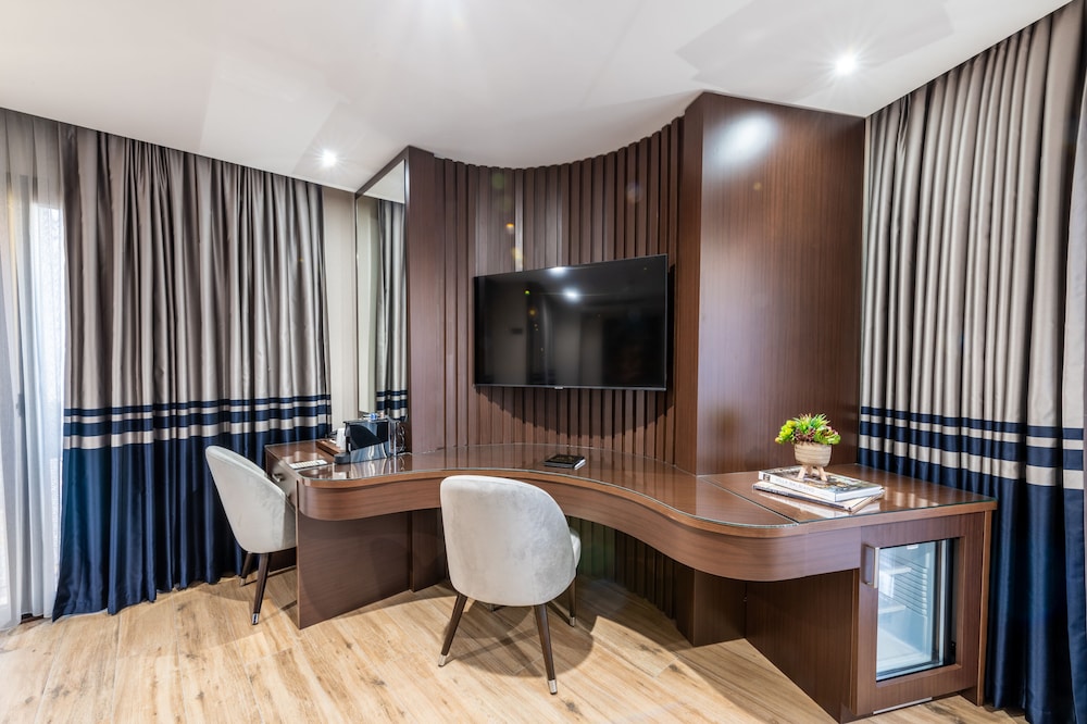 Aprilis Deluxe Hotel — Hotel rooms in Istanbul, Istanbul