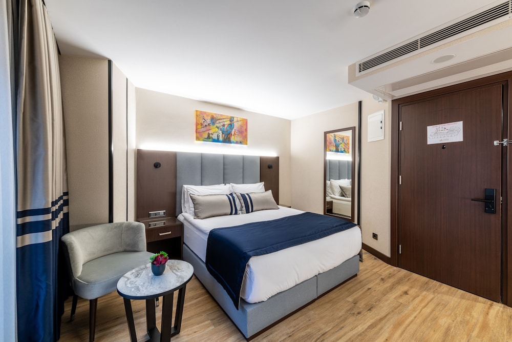 Aprilis Deluxe Hotel — Hotel rooms in Istanbul, Istanbul
