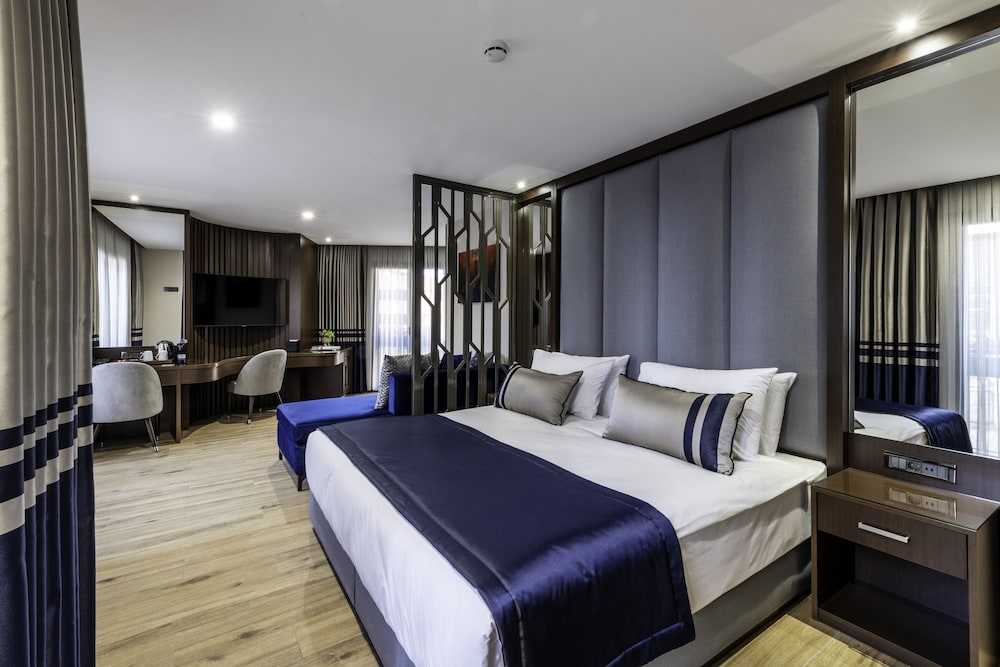 Aprilis Deluxe Hotel — Hotel rooms in Istanbul, Istanbul