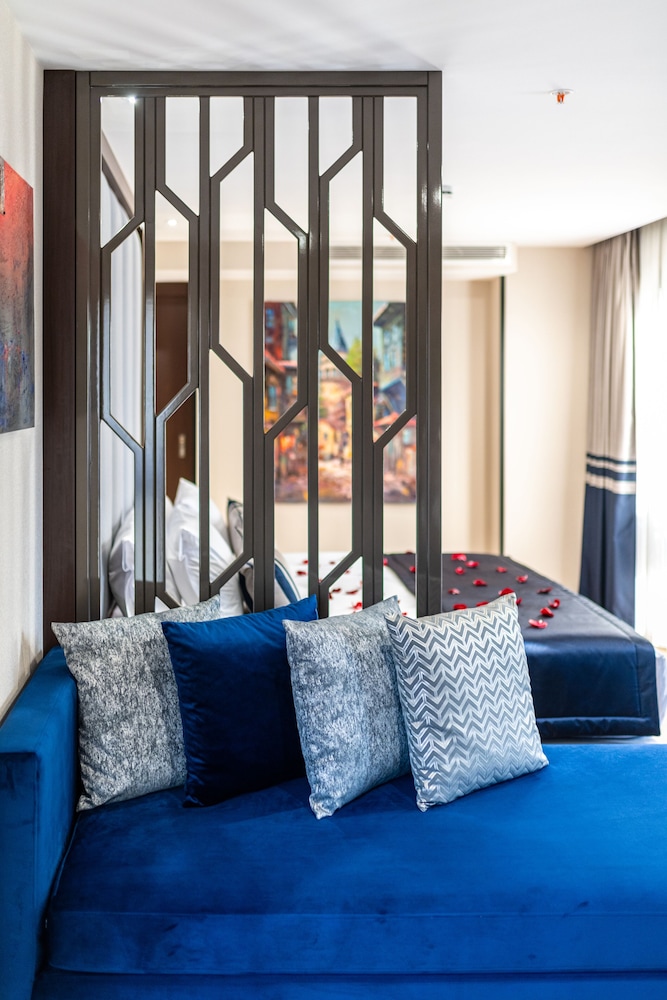 Aprilis Deluxe Hotel — Hotel rooms in Istanbul, Istanbul