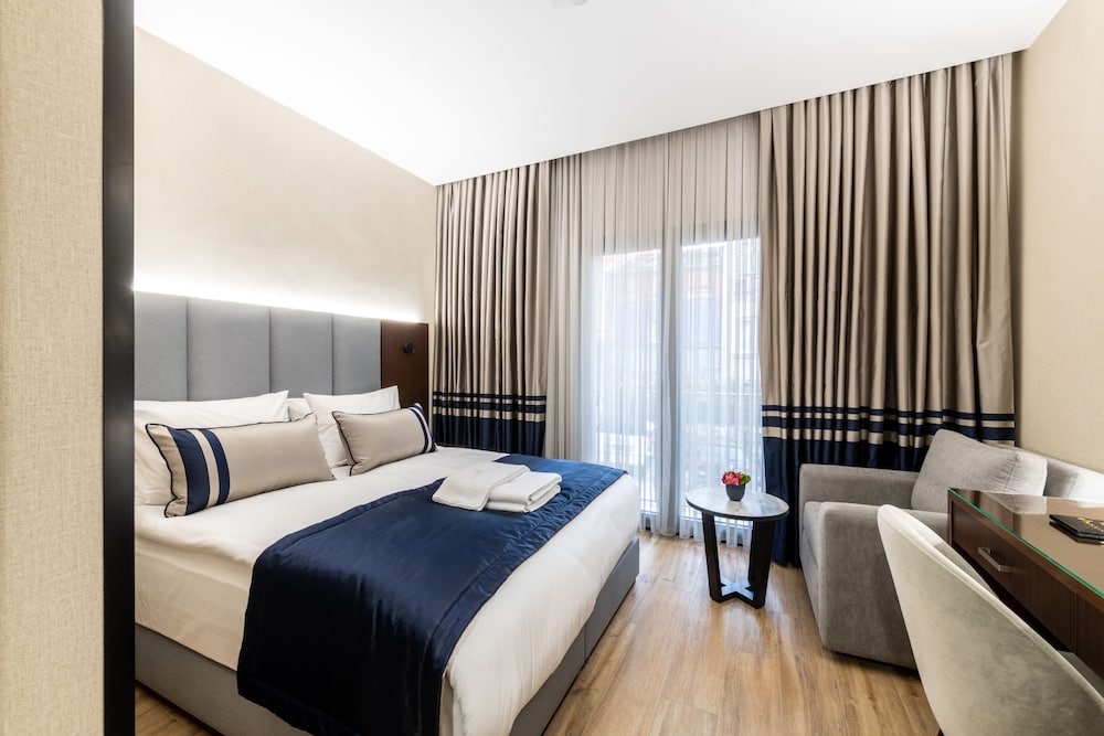 Aprilis Deluxe Hotel — Hotel rooms in Istanbul, Istanbul