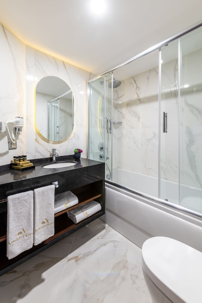 Aprilis Deluxe Hotel — Hotel rooms in Istanbul, Istanbul