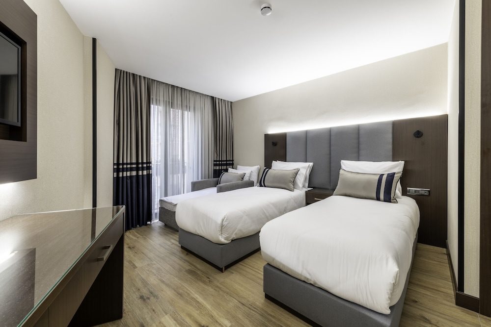 Aprilis Deluxe Hotel — Hotel rooms in Istanbul, Istanbul