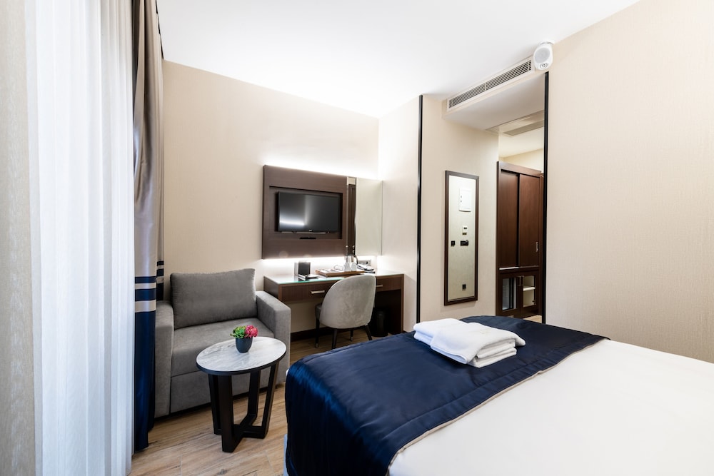 Aprilis Deluxe Hotel — Hotel rooms in Istanbul, Istanbul