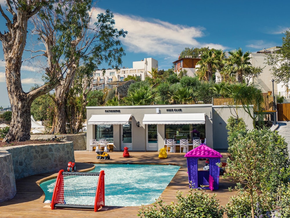 The Norm Le Chic — Swimming pool in Bodrum, Mugla