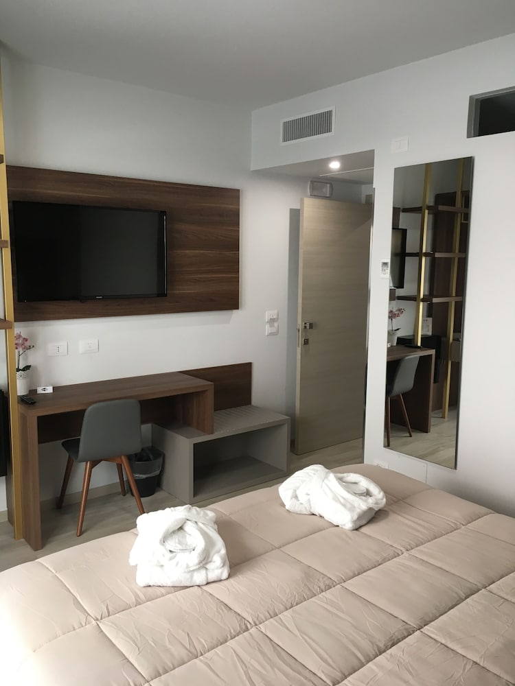 8 Room Hotel - zdjęcie 3