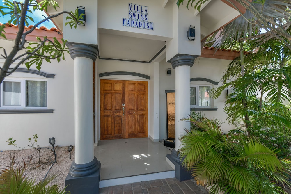 Swiss Paradise Aruba — Hotel building in Noord, Aruba
