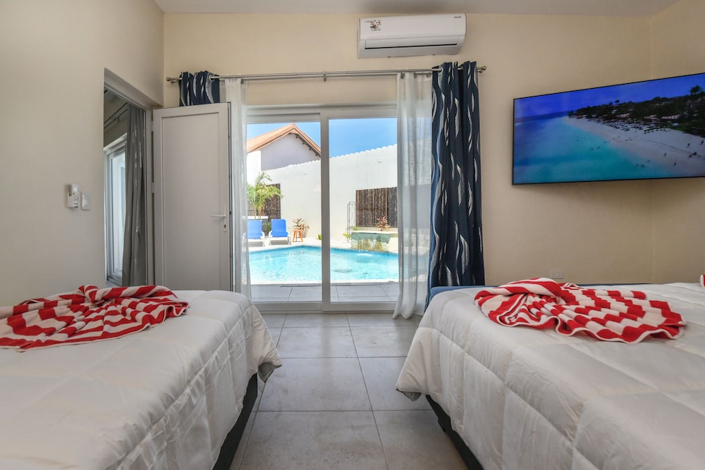 Swiss Paradise Aruba — Hotel rooms in Noord, Aruba