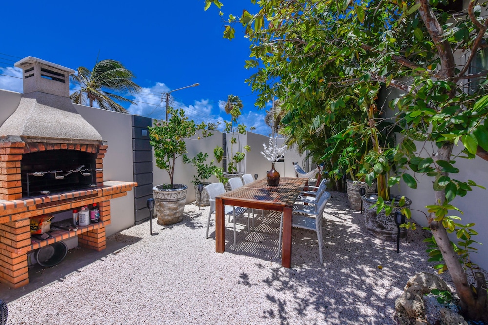 Swiss Paradise Aruba — Beach in Noord, Aruba