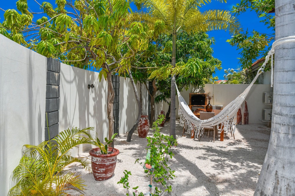 Swiss Paradise Aruba — Beach in Noord, Aruba