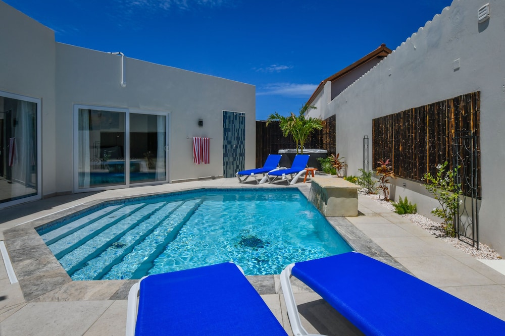 Swiss Paradise Aruba — Swimming pool in Noord, Aruba