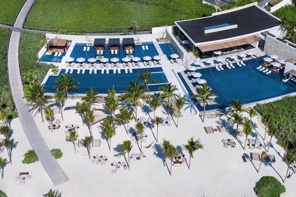 The St. Regis Kanai Resort, Riviera Maya — Swimming pool in Playa del Carmen, Quintana Roo