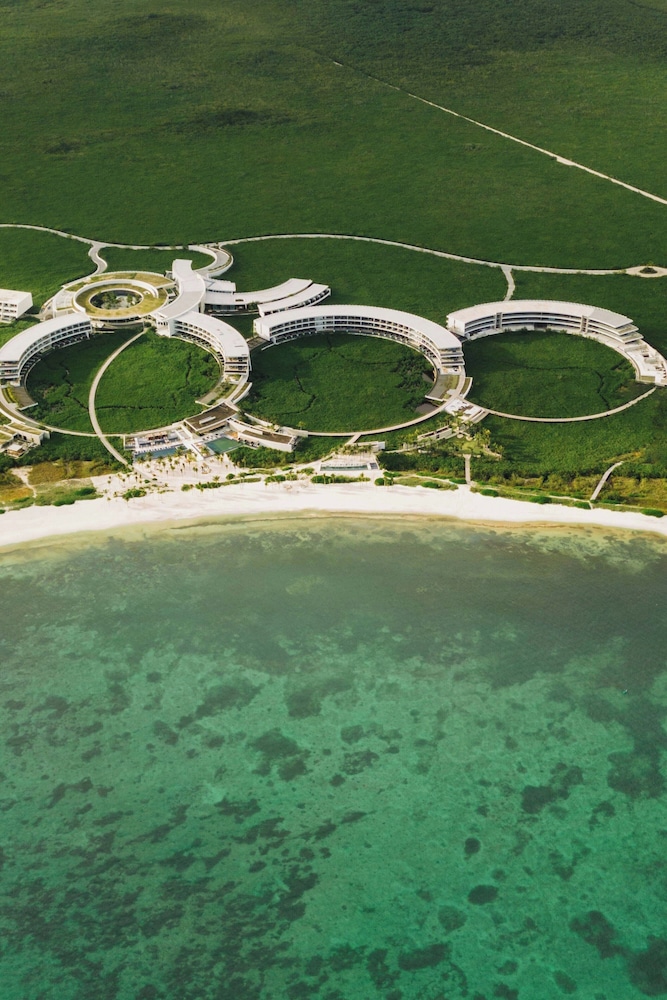The St. Regis Kanai Resort, Riviera Maya — Hotel building in Playa del Carmen, Quintana Roo