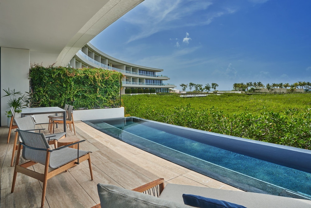 The St. Regis Kanai Resort, Riviera Maya — Swimming pool in Playa del Carmen, Quintana Roo