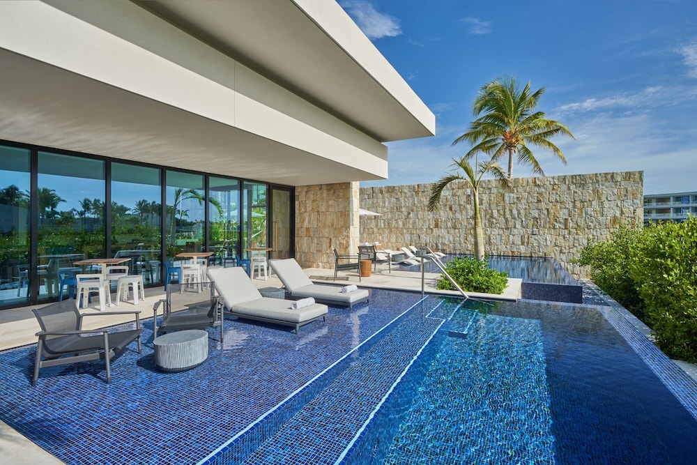 The St. Regis Kanai Resort, Riviera Maya — Swimming pool in Playa del Carmen, Quintana Roo