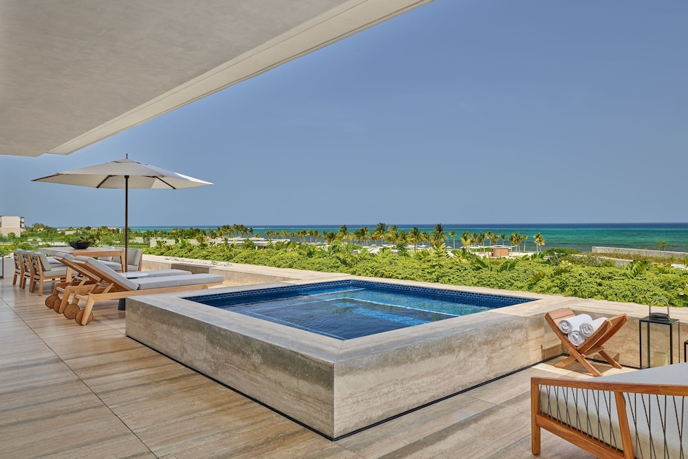 The St. Regis Kanai Resort, Riviera Maya — Swimming pool in Playa del Carmen, Quintana Roo