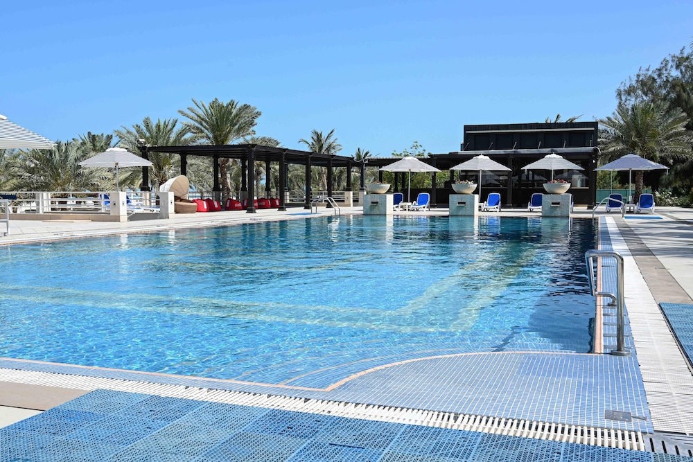 Al Hamra Residence — Swimming pool in Ras al Khaimah