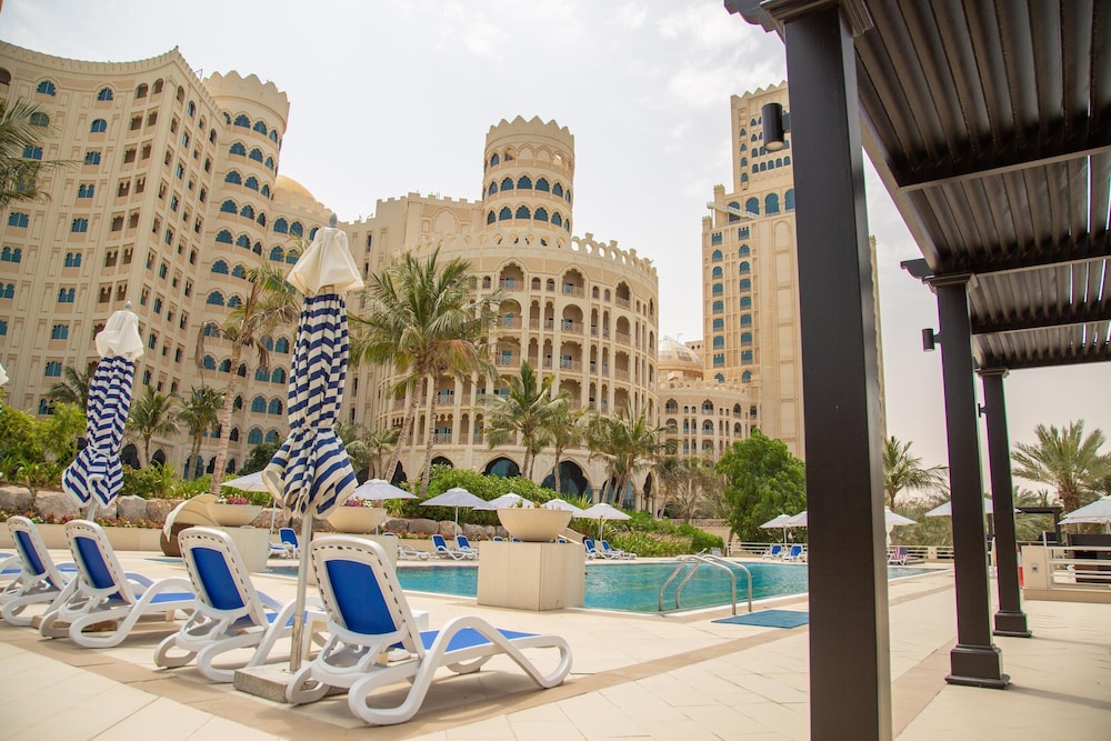 Al Hamra Residence — Swimming pool in Ras al Khaimah