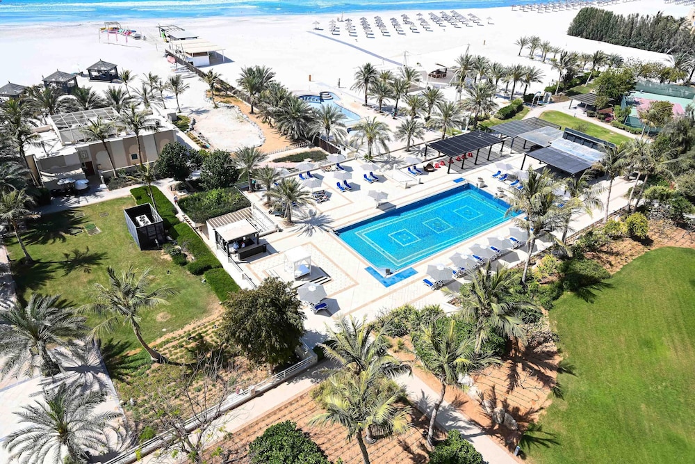 Al Hamra Residence — Swimming pool in Ras al Khaimah