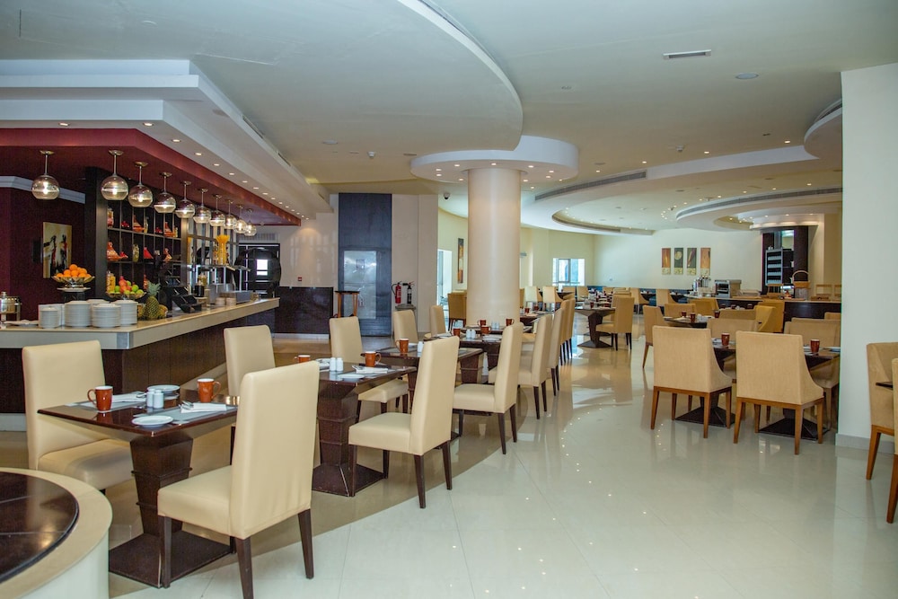 Al Hamra Residence — Restaurant & bars in Ras al Khaimah