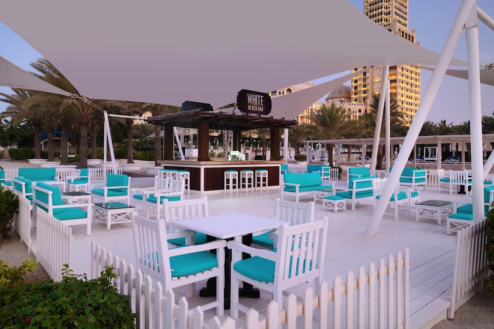 Al Hamra Residence — Restaurant & bars in Ras al Khaimah