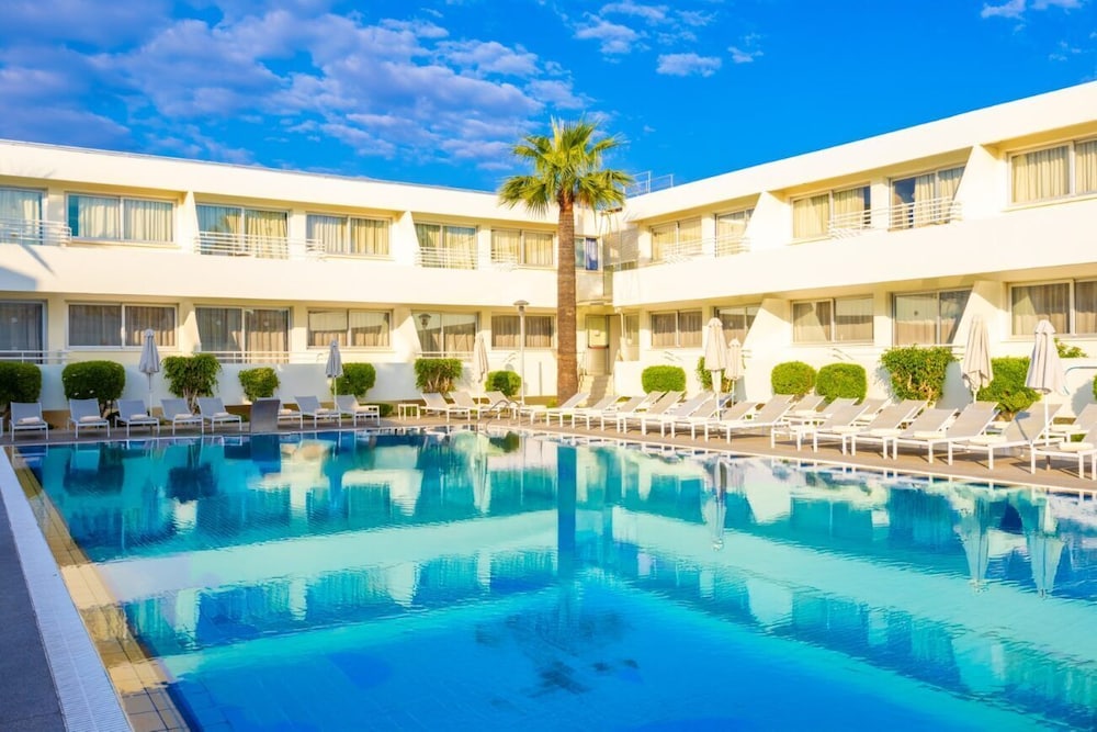 Melpo Antia Hotel & Suites - zdjęcie 2
