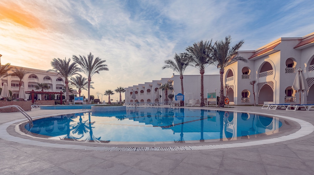 Old Palace Sahl Hasheseh — Swimming pool in Sahl Hasheesh, Red Sea