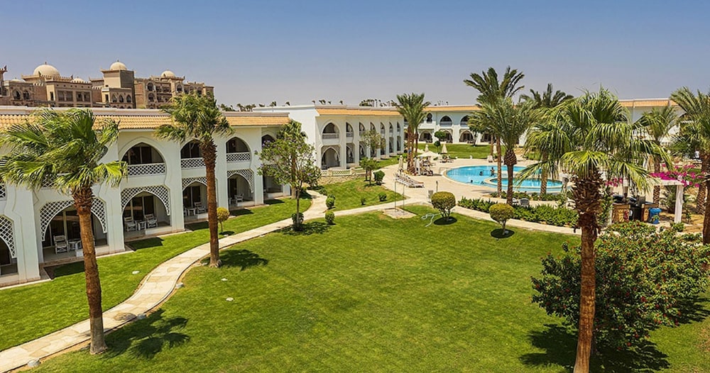 Old Palace Sahl Hasheseh — Hotel building in Sahl Hasheesh, Red Sea
