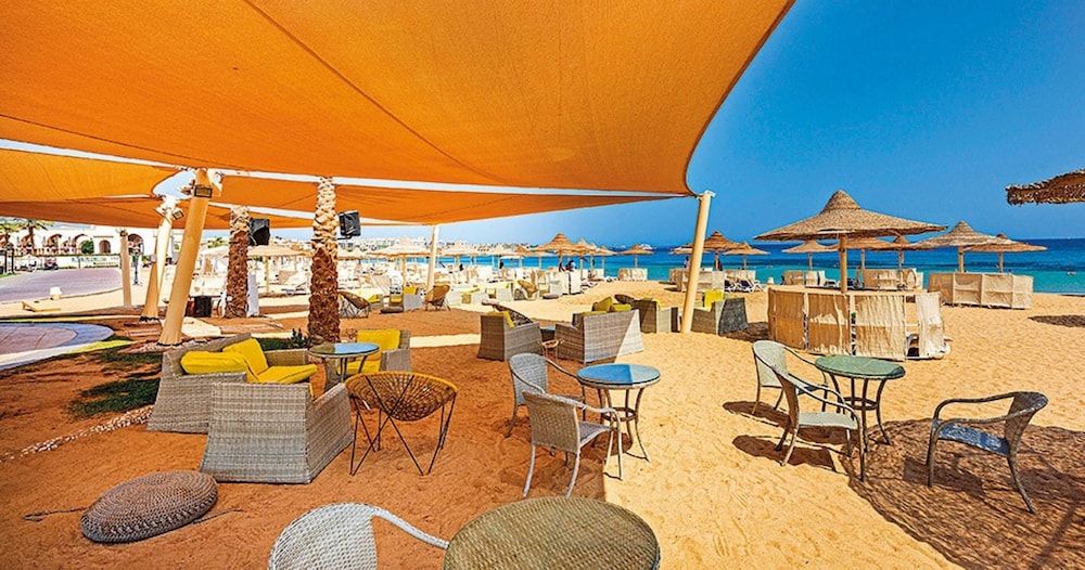 Old Palace Sahl Hasheseh — Restaurant & bars in Sahl Hasheesh, Red Sea