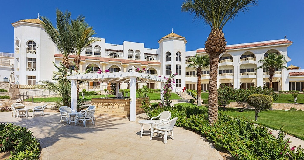 Old Palace Sahl Hasheseh — Hotel building in Sahl Hasheesh, Red Sea