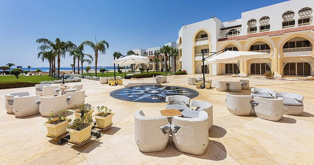 Old Palace Sahl Hasheseh — Hotel building in Sahl Hasheesh, Red Sea