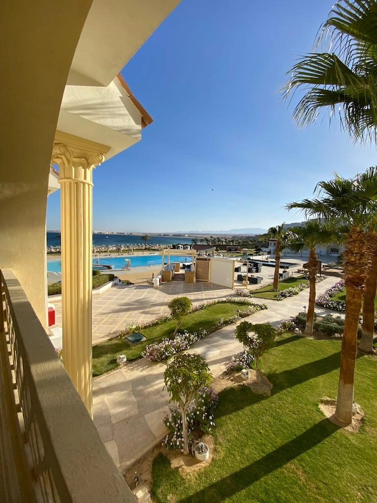Old Palace Sahl Hasheseh — Swimming pool in Sahl Hasheesh, Red Sea
