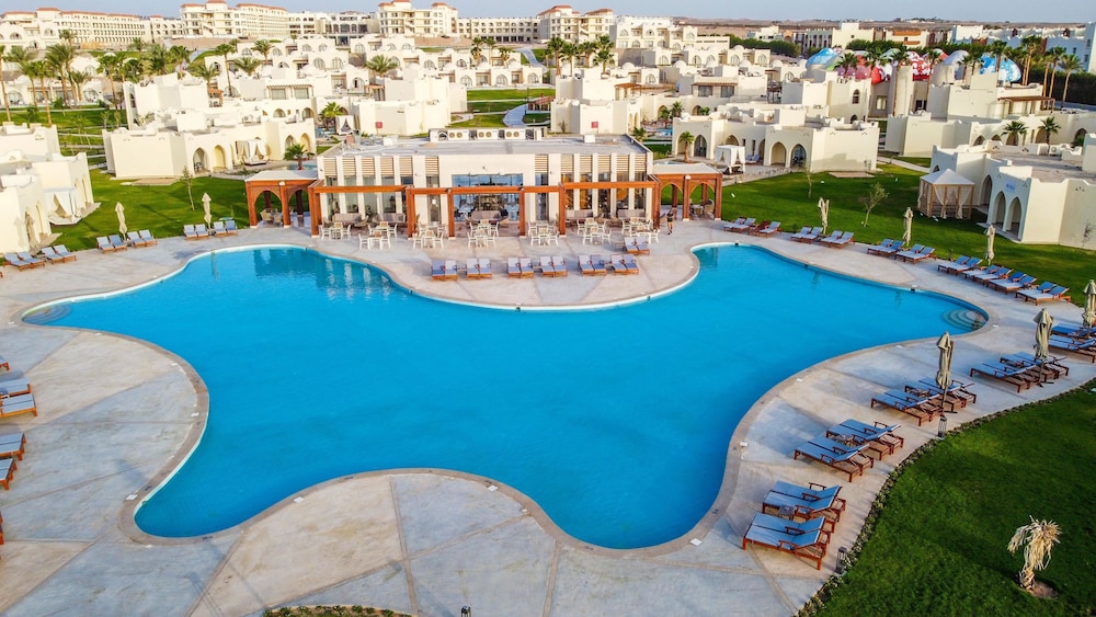 Xanadu Makadi Bay - High Class All Inclusive — Swimming pool in Makadi Bay, Red Sea