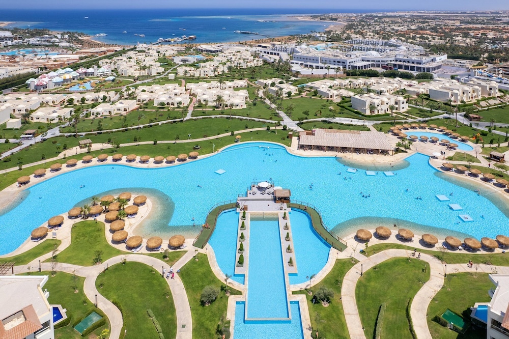Xanadu Makadi Bay - High Class All Inclusive — Swimming pool in Makadi Bay, Red Sea