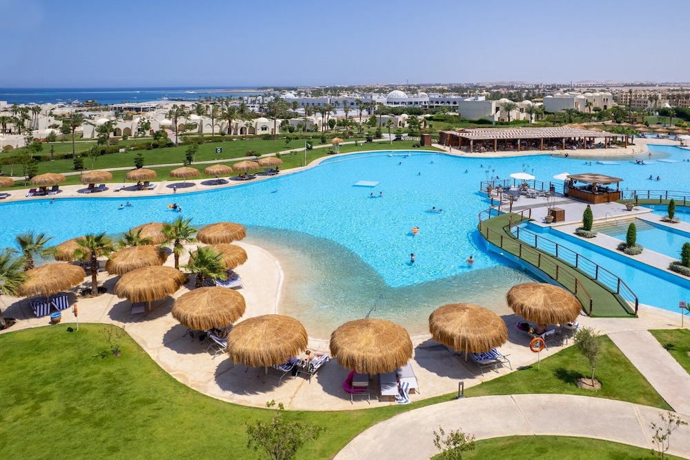 Xanadu Makadi Bay - High Class All Inclusive — Swimming pool in Makadi Bay, Red Sea