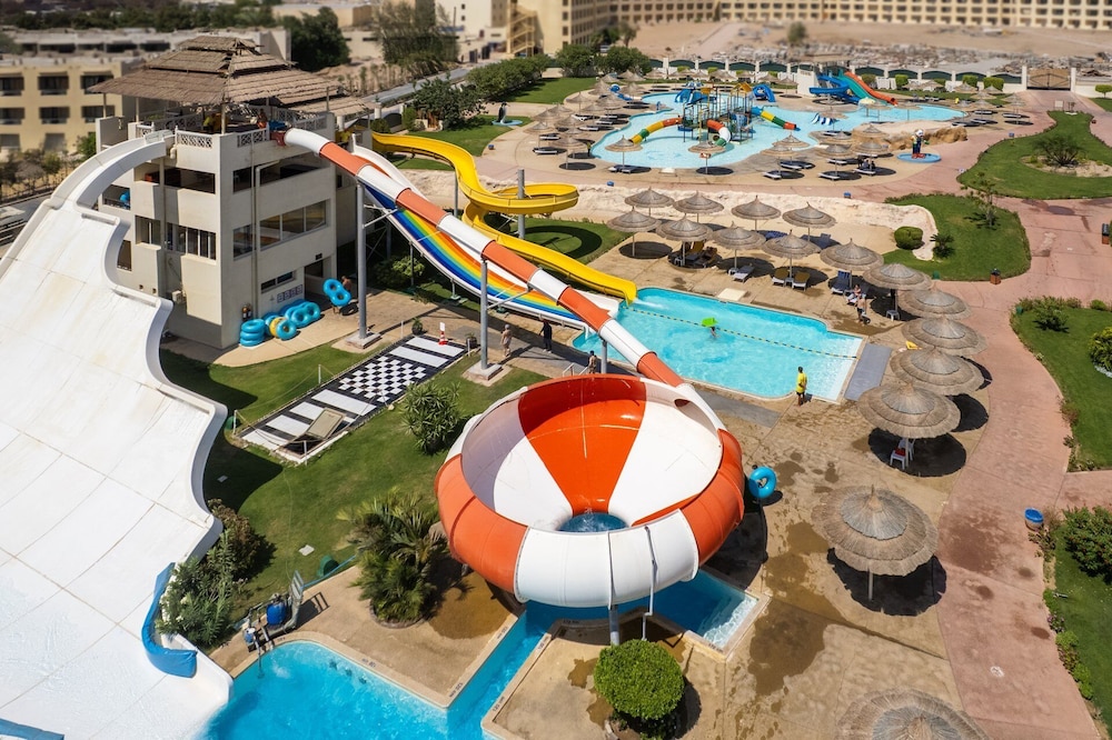 Xanadu Makadi Bay - High Class All Inclusive — Swimming pool in Makadi Bay, Red Sea