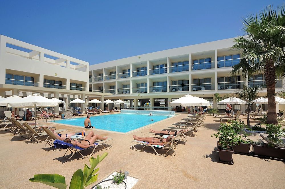 Nelia Gardens - zdjęcie 2