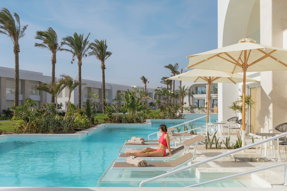 White Hills Resort — Swimming pool in Sharm El Sheikh, Red Sea