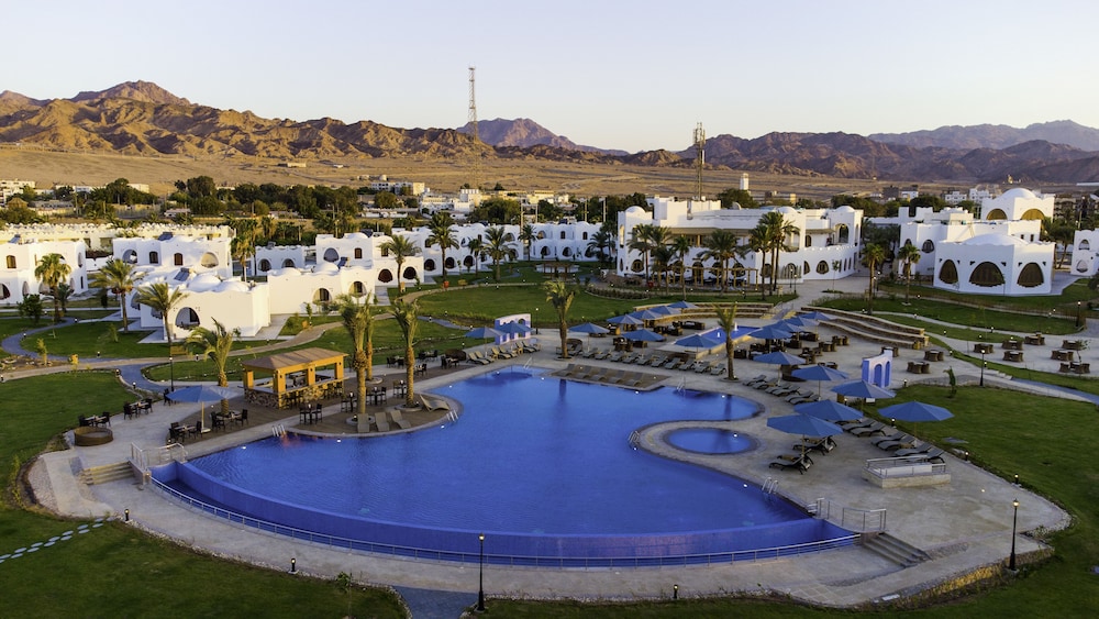Safir Dahab Resort — Swimming pool in Dahab, Red Sea