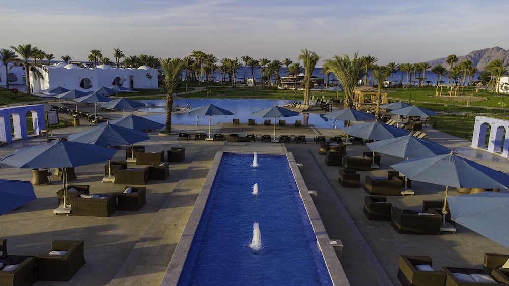 Safir Dahab Resort — Swimming pool in Dahab, Red Sea