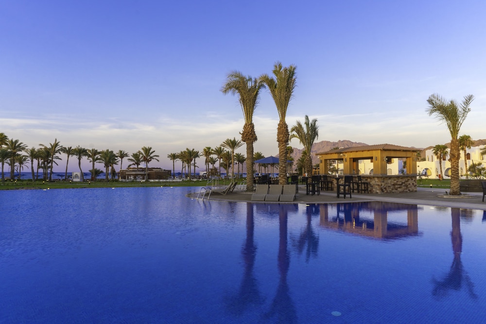 Safir Dahab Resort — Swimming pool in Dahab, Red Sea