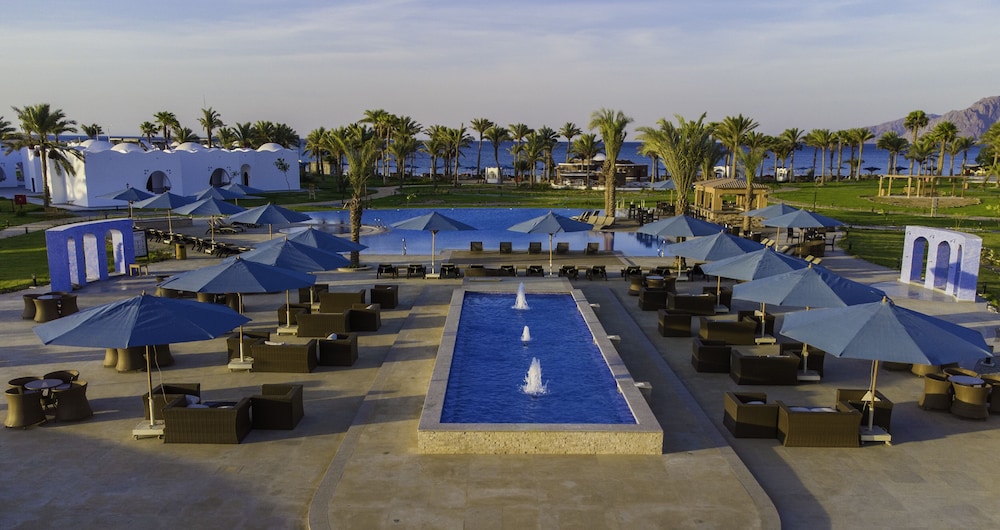 Safir Dahab Resort — Swimming pool in Dahab, Red Sea